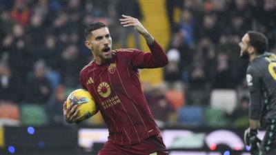 بركلتي جزاء.. روما ينتزع فوزا صعبا من أودينيزي بالدوري الإيطالي