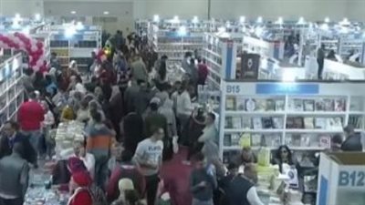 منذ انطلاقه.. معرض القاهرة للكتاب يتخطى حاجز المليون زائر خلال أيامه الـ3 