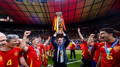 بعد تمديد تعاقده.. دي لا فوينتي المدرب الأول في التاريخ الذي يتوّج ببطولات أمم أوروبا بمختلف الأعمار