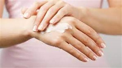أفضل مرطب لليدين في الشتاء.. ابحثي عن 6 مكونات أساسية في الكريم
