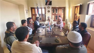 تنفيذية انتقالي مديرية الشحر بمحافظة حضرموت تشدد على أهمية تكريس الجهود لتبني قضايا المواطنين 