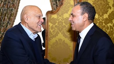 وزير الخارجية المصري يستقبل الجراح العالمي الدكتور مجدي يعقوب