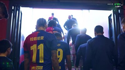 ما سر كتابة أسماء اللاعبين بالصيني على قمصان برشلونة؟