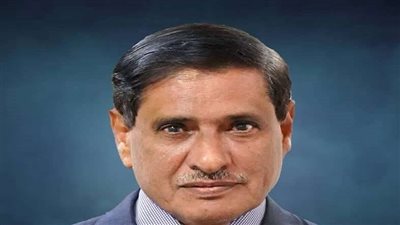 نائب رئيس المجلس الانتقالي الجنوبي باليمن يطمئن على صحة الكاتب صالح باعامر 