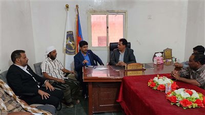 رئيس تنفيذية انتقالي سقطرى يناقش مع رئيس دائرة الإعلام والثقافة عمل الإدارة وأقسامها بالمحافظة