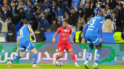 الهلال يتعثر أمام ضمك ويترك صدارة الدوري السعودي للاتحاد