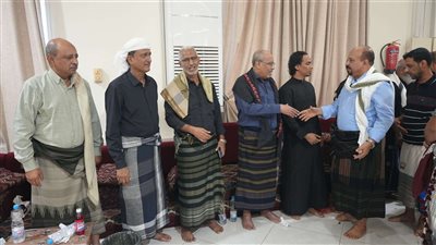  قيادات سياسية وعسكرية واجتماعية بجنوب اليمن يتقدمون بواجب العزاء للسقاف في وفاة والدته 
