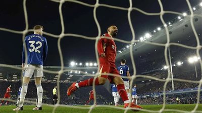 مشاجرة و3 بطاقات حمراء بعد انتهاء مباراة ليفربول وإيفرتون المثيرة