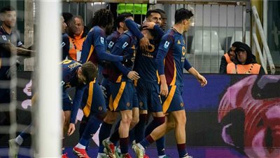 بعشرة لاعبين.. روما يحقق فوزا صعبا على بارما بالدوري الإيطالي