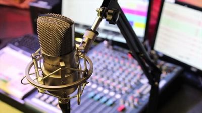  إذاعة نور عدن.. كيف لعبت الإذاعة دورًا كبيرًا في تقديم رسائل تنويرية تساهم في نشر الوسطية؟