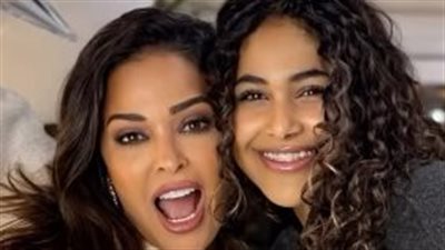 الفنانة داليا البحيري تنشر فيديو من احتفالها بعيد ميلاد ابنتها..وسوسن بدر تعلق