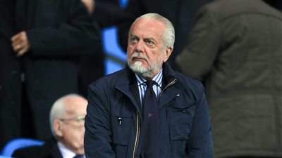 إحالة رئيس نابولي للمحاكمة بسبب التلاعب في الميزانية