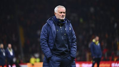 خلفًا لـ خورخي خيسوس.. مورينيو يدخل دائرة اهتمامات الهلال السعودي