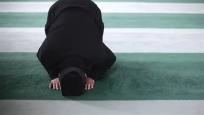 ما حكم الإقامة للصلاة منفردا؟