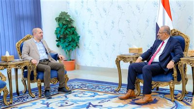  الزُبيدي يؤكد دعمه للجهود التطويرية لمؤسسة موانئ خليج عدن (صور)