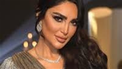 سالي عبدالسلام: لا أستخدم المكياج إلا في التصوير لأن في غٌسل بيقف على أسيتون