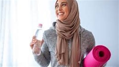 كيف تحافظ على ترطيب جسمك خلال ساعات الصيام؟.. 6 طرق فعالة