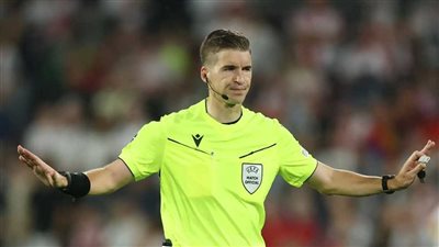 الفرنسي ليتيكسيه حكما لمواجهة برشلونة وبنفيكا بدوري الأبطال