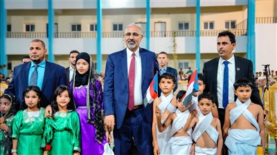 نائب رئيس مجلس القيادة الرئاسي باليمن يشهد الأمسية الرمضانية الحاشدة التي أقامتها قيادة أرخبيل سقطرى 