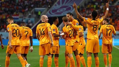 نجم ليفربول يغادر معسكر منتخب هولندا بسبب الإصابة