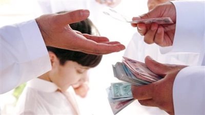 مع اقتراب عيد الفطر.. ما هو حكم العيدية للزوجة؟