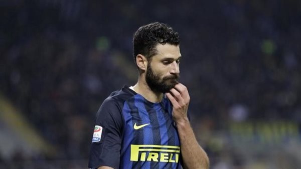 رسميا.. كاندريفا يعلن اعتزاله كرة القدم بشكل نهائي