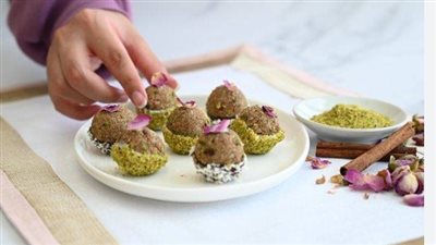 أضرار الإفراط في تناول حلويات العيد