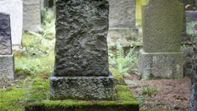 التفسير العام لدخول المقابر والخروج منها في الأحلام