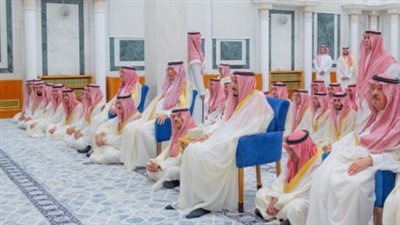 الملك سلمان يؤدى صلاة عيد الفطر فى قصر السلام بجدة (صور)