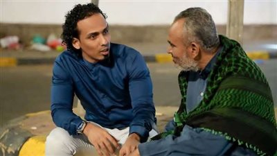 رئيس تنفيذية انتقالي العاصمة عدن يتفقد أحوال الدكتور أحمد يحيى المتخصص في القانون الدولي