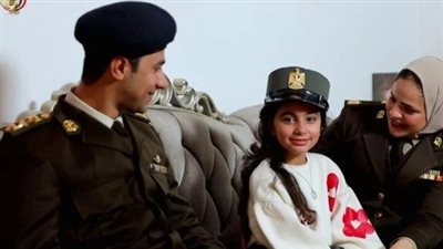 الرئيس السيسي يقابل ابنة الشهيد رقيب أحمد حبيب 