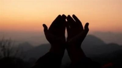 أذكار الصباح كاملة.. اللهمَّ بك أصبحنا وبك أمسينا وبك نحيا وبك نموتُ وإليك النُّشورُ