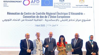 مصر وفرنسا والاتحاد الأوروبي يوقعون 9 اتفاقيات بقيمة 262.3 مليون يورو