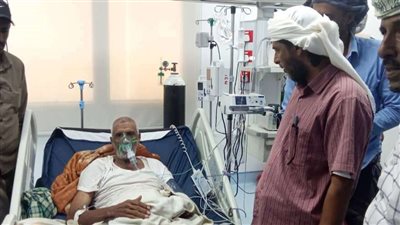 انتقالي سقطرى يطمئن على الحالة الصحية للشخصية الاجتماعية محمد طاهر 