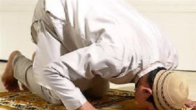 حكم الجمع بين الصلوات بسبب العمل