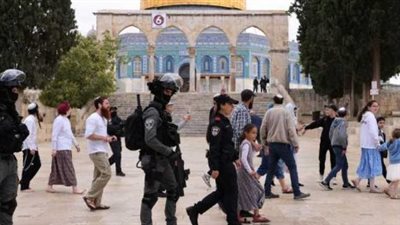 الأوقاف الإسلامية بالقدس: أكثر من 600 مستوطن اقتحموا المسجد الأقصي من جهة باب المغاربة 
