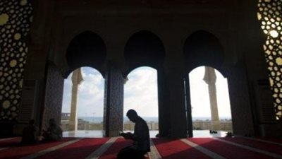 موعد آذان العشاء اليوم 16 أبريل 2025 بالقاهرة والمحافظات