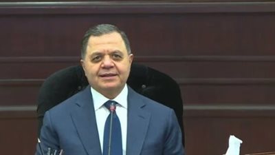  اللواء محمود توفيق يهنىء البابا تواضروس بعيد القيامة