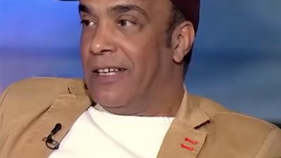 وداع مهيب للفنان سليمان عيد.. نجوم الفن يتقدمون جنازته في مشهد مؤثر