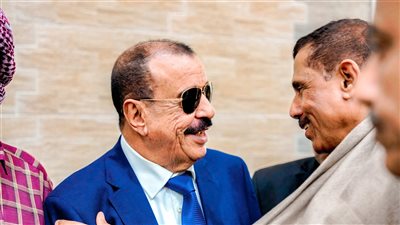  بن بريك لدى وصوله إلى الريان يؤكد حرصه على المشاركة في احتفالات الذكرى التاسعة لتحرير مديريات الساحل (صور)