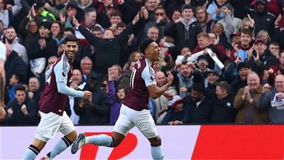 بأرقام تاريخية.. أستون فيلا يكتسح نيوكاسل في الدوري الإنجليزي