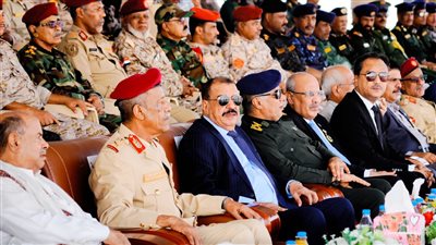 قوات النخبة الحضرمية تحتفي بالذكرى الـ9 لتحرير ساحل حضرموت من القاعدة بعرض عسكري مهيب (صور)