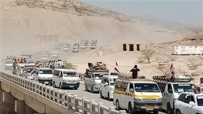 أبناء مديرية حجر ينطلقون في موكب جماهيري حاشد نحو مدينة المكلا للمشاركة في فعالية 