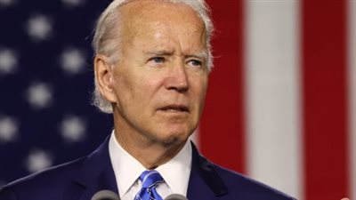 بايدن وزوجته يصلان ساحة القديس بطرس لحضور جنازة بابا الفاتيكان