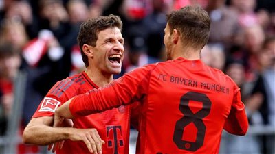 بايرن ميونخ يحقق فوزًا عريضًا على ماينز ويقترب من حسم الدوري الألماني