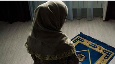حكم صلاة المرأة في بيتها دون حجاب