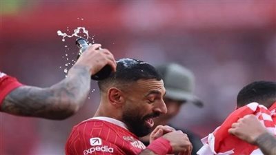 مفاجأة في واقعة سكب الخمر على محمد صلاح خلال احتفالات التتويج
