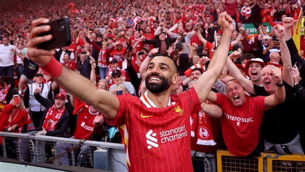 محمد صلاح يحصد لقب الدوري الإنجليزي للمرة الثانية.. والبطولة الـ11 في تاريخه