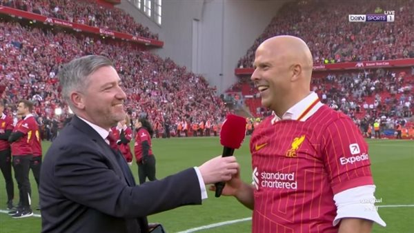 تغنى باسمه.. سلوت يرد الدين لـ يورجن كلوب بعد التتويج بالدوري الإنجليزي