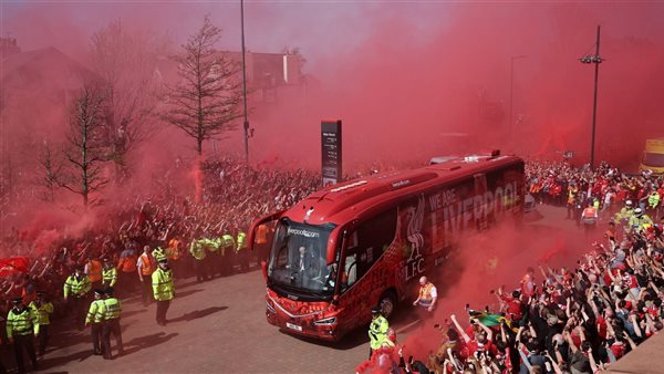 موكب تاريخي يجوب شوارع ليفربول للاحتفال بلقب الدوري الإنجليزي